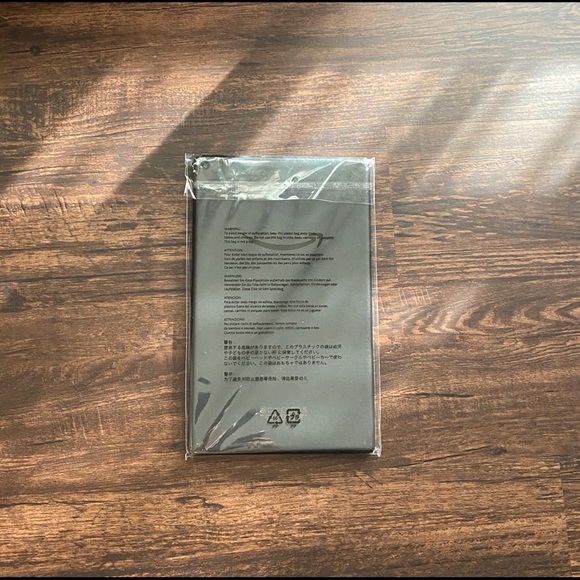 Amazon Fire HD 10 (9th generation) Tablet - 64 GB - 1080p - Black - Picture 4 of 10